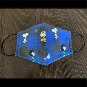1 /$5  Stylish SNOOPY face mask 🐶